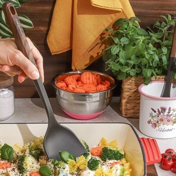 Miska nierdzewna Konighoffer 16 cm silikonowa podstawa r&oacute;żowa