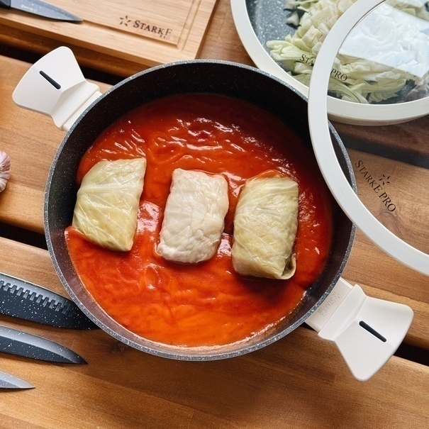 Patelnia na indukcję non-stick kr&oacute;tkie uchwyty z pokrywką Starke Pro Brule 28 cm