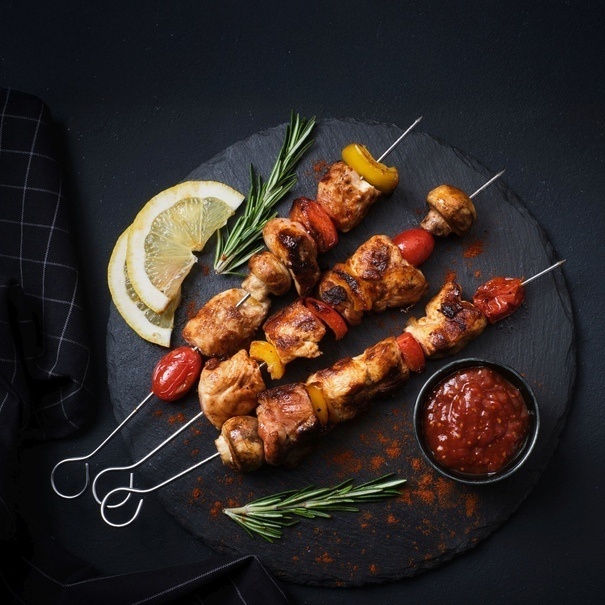 Szpilki do szaszłyk&oacute;w Tadar BBQ 30 cm 10 sztuk