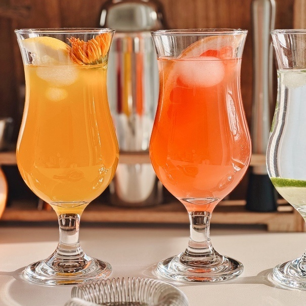 Szklanka na n&oacute;żce do deser&oacute;w i koktajli Tadar Pia 450 ml