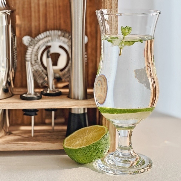 Szklanki na n&oacute;żce do deser&oacute;w i koktajli Tadar Pia 450 ml 6 sztuk