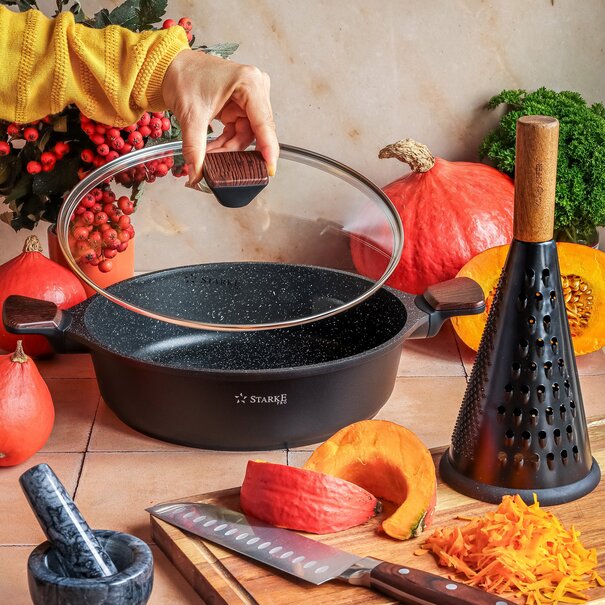 Patelnia marmurowa na indukcję z pokrywką kr&oacute;tkie uchwyty Starke Pro Redwood 28 cm
