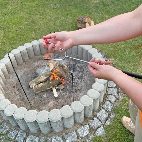 Widelec ogniskowy do pieczenia kiełbas teleskopowy Tadar 30-115 cm zestaw 4 sztuki