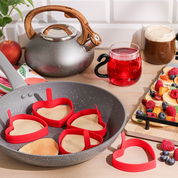 Foremka silikonowa do smażenia jajek sadzonych i pancakes Tadar 9x 10 cm czerwone serce