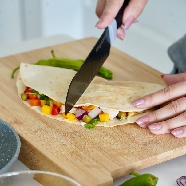 N&oacute;ż Santoku Konighoffer Corvos 17,5 cm