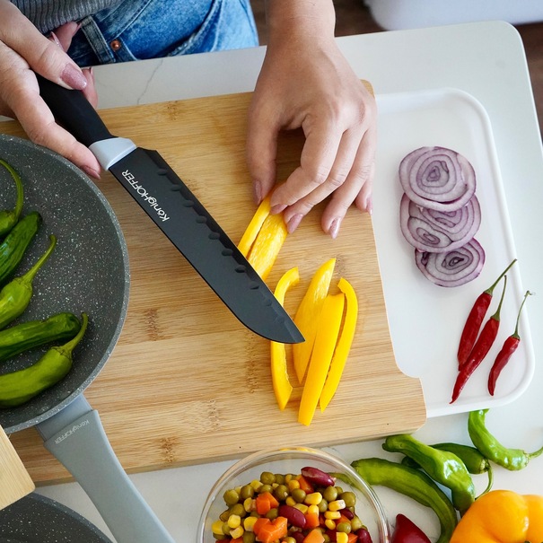 N&oacute;ż Santoku Konighoffer Corvos 17,5 cm