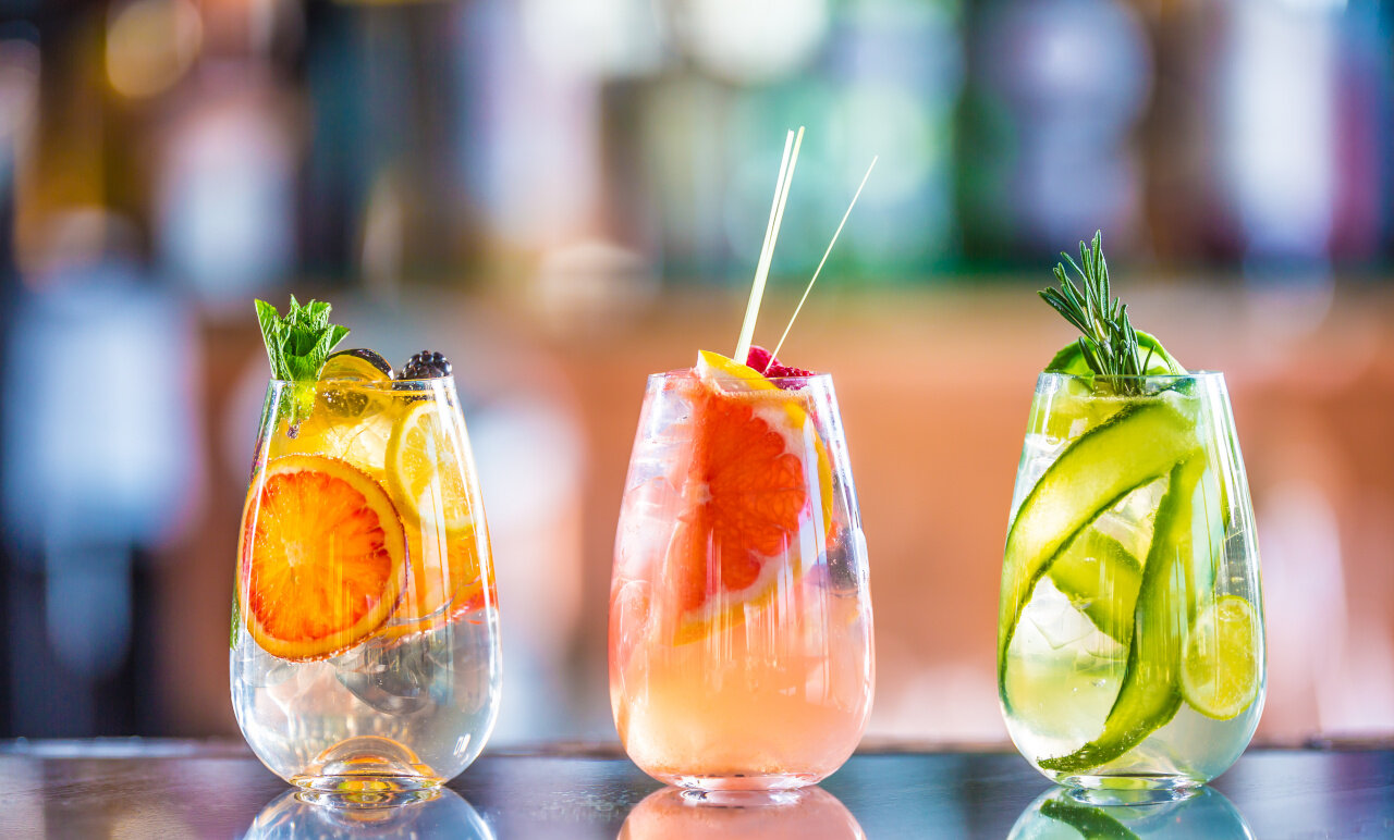 Mojito &ndash; orzeźwiający drink z miętą i limonką
