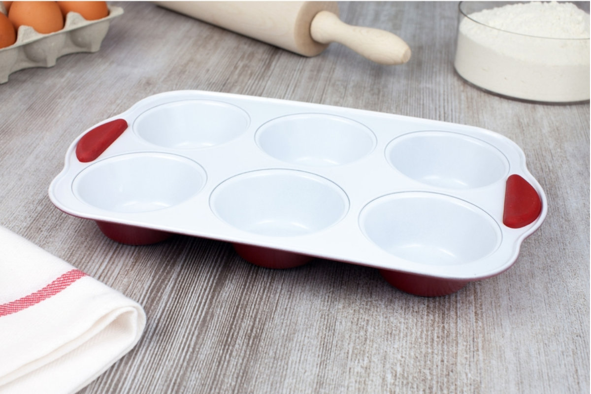 Forma do pieczenia 6 muffinek Tadar z silikonowymi uchwytami