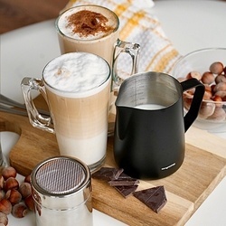 Dzbanek do spieniania mleka mlecznik Konighoffer Barista 600 ml czarny