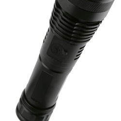 Latarka taktyczna z akumulatorem Tadar 17 x 4 cm czarna