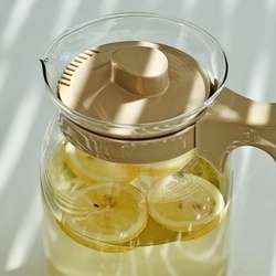 Dzbanek szklany do napojów Tadar Tiva 1,6 l