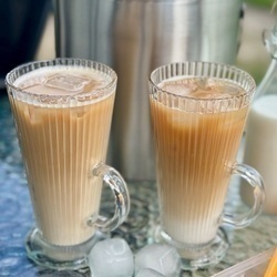 Komplet 6 szklanek do kawy Tadar Latte Anastazja 300 ml i 6 łyżeczek koktajlowych