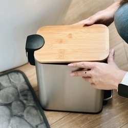 Kosz na śmieci z pedałem Konighoffer Slim 5 l srebrny