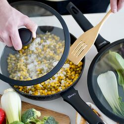 Patelnia na indukcję non-stick z pokrywką Starke Pro Sirius 20 cm
