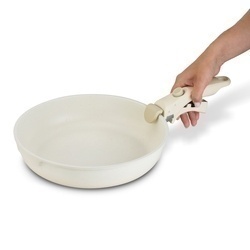 Zestaw 3 patelni Starke Pro Compacti Cream 4 elementy odpinany uchwyt