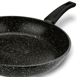 Patelnia non-stick Starke Pro Chelsea 28 cm i podkładka